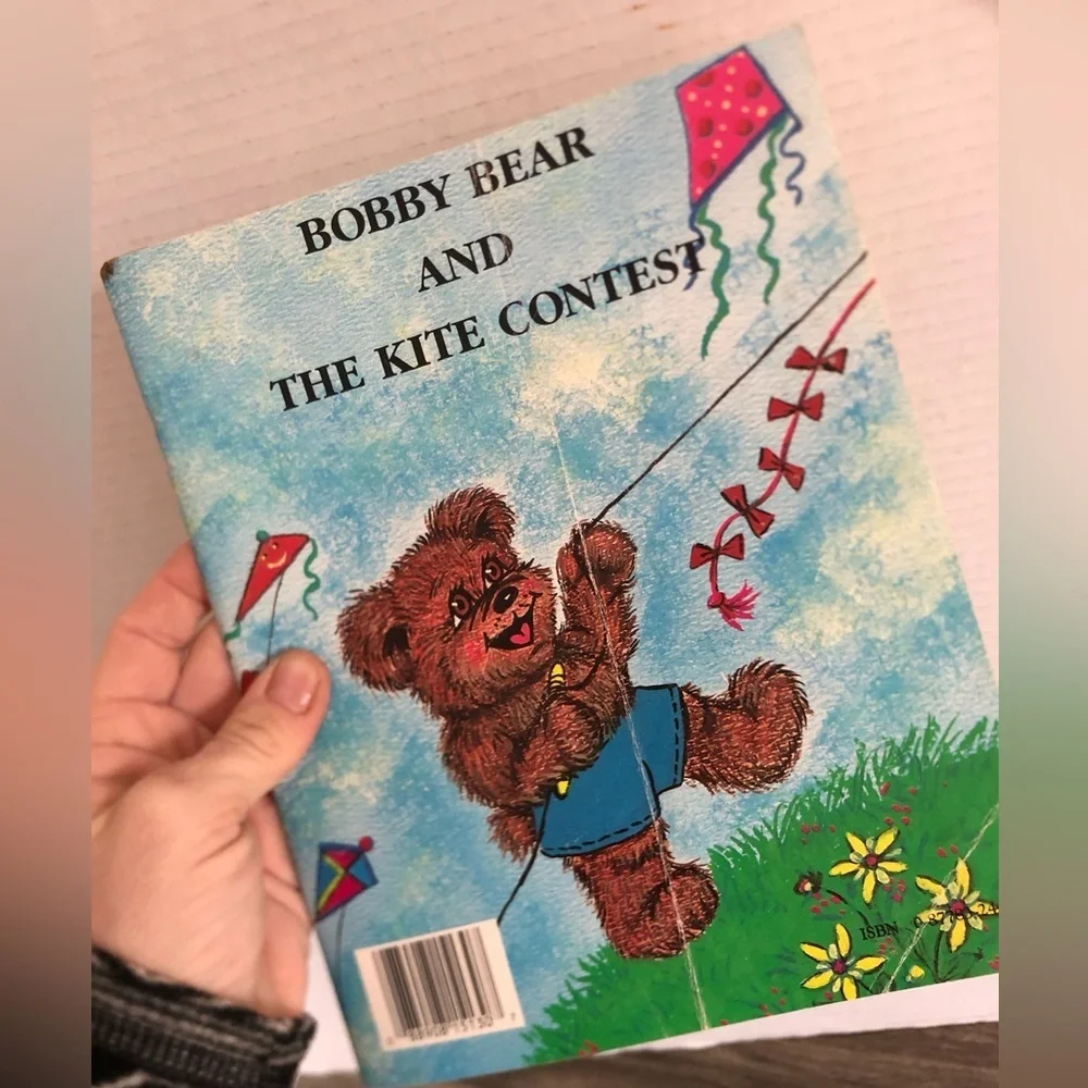 Vtg Bobby Bear's Treasure Hunt and the Kite Contest Two in One Book - Picture 15 of 15